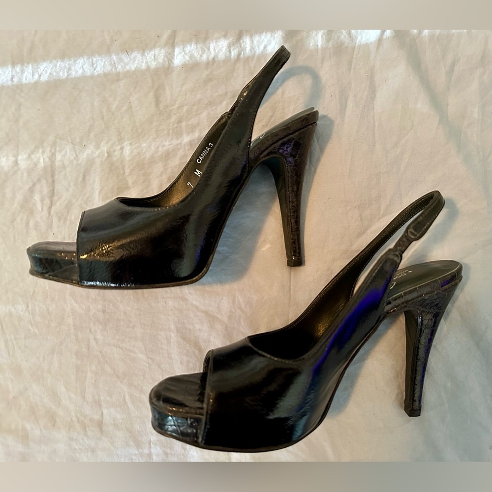 Couture Donald J. Pliner black slingback heels